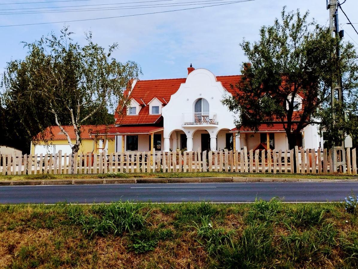 Regori Haz Hotel Balatongyörök Buitenkant foto