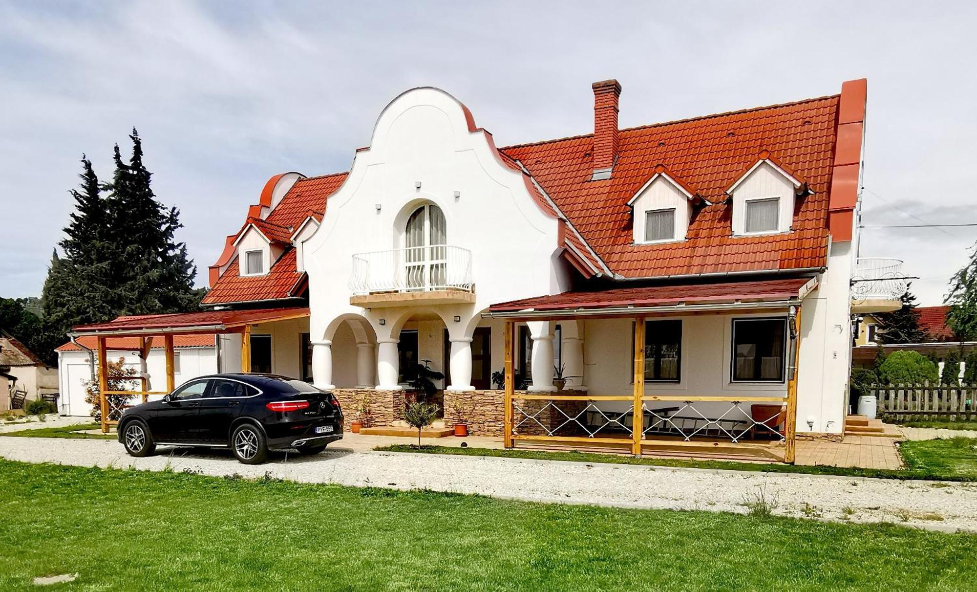 Regori Haz Hotel Balatongyörök Buitenkant foto